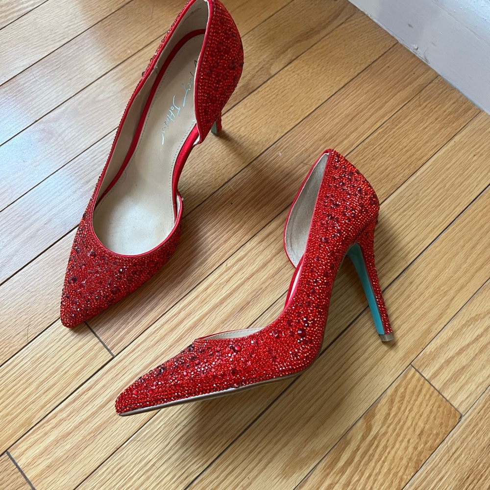 NWOT Betsy Johnson Shary stiletto pumps